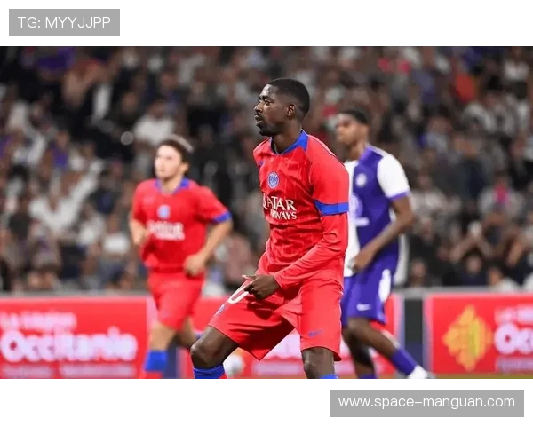 图卢兹门将屡献神扑,客队球迷高歌助威 图卢兹门将屡献神扑,客队球迷高歌助威