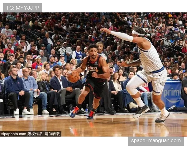 凯尔特人G1进攻效率126.8排名第二，防守效率93.8同样第二，展现攻防统治力